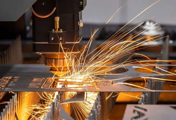 Laser-Cutting-Metal